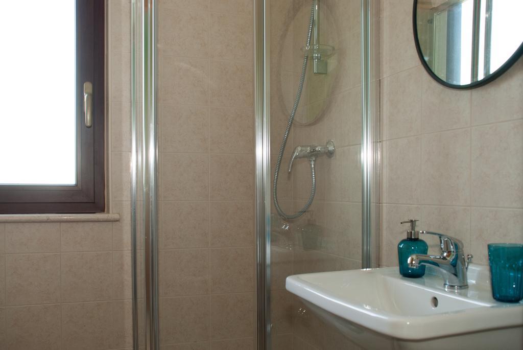 Casa Delfico Ristoro In Famiglia Guest House Teramo Bilik gambar